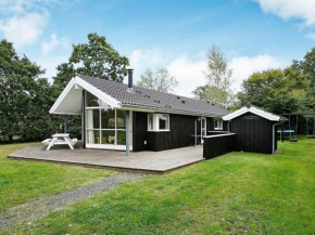 Cozy Holiday Home in Hadsund Near Family friendly Beach